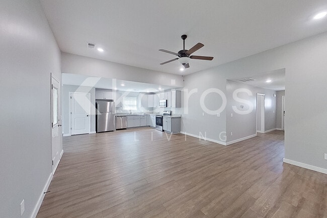 Building Photo - 126 Hughes Dr