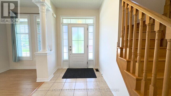 Building Photo - 39 Pavlova Crescent