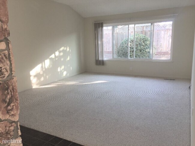 Building Photo - 3 br, 2 bath House - 1646 Corte De Medea