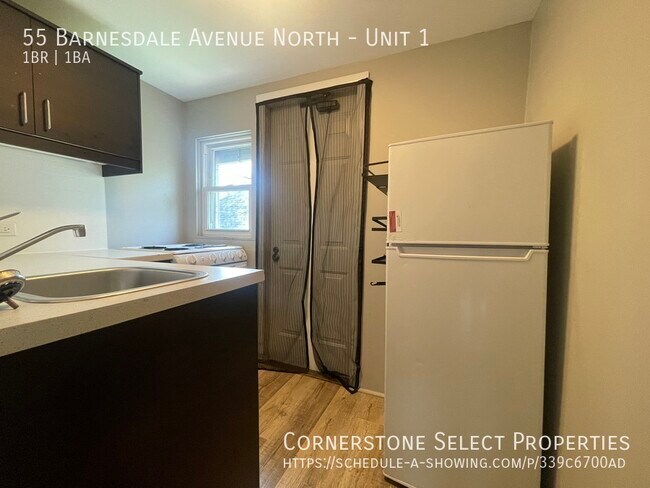 Photo du bâtiment - 55 Barnesdale Ave N