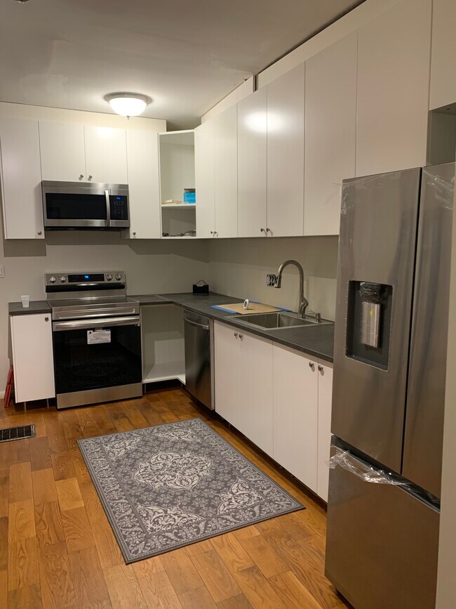 kitchen - 1038 Saint Gregory St