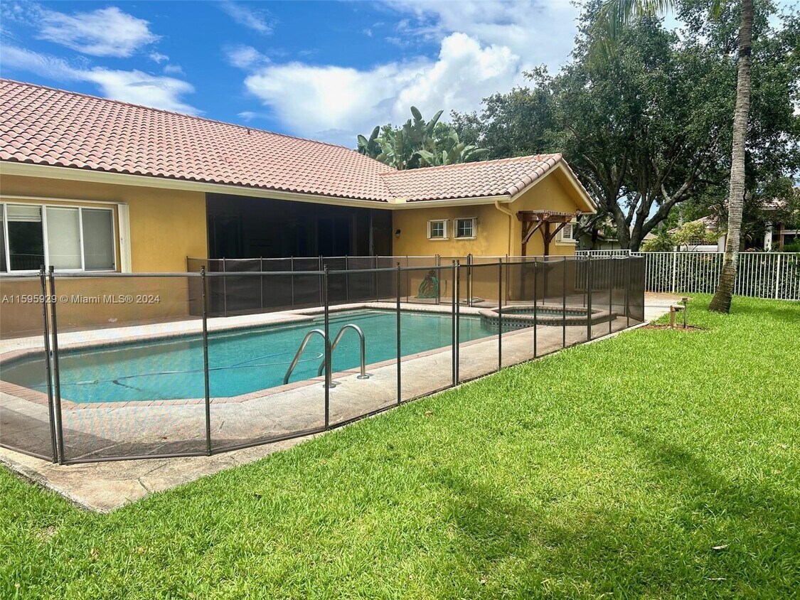 Primary Photo - 10304 NW 50th Ct