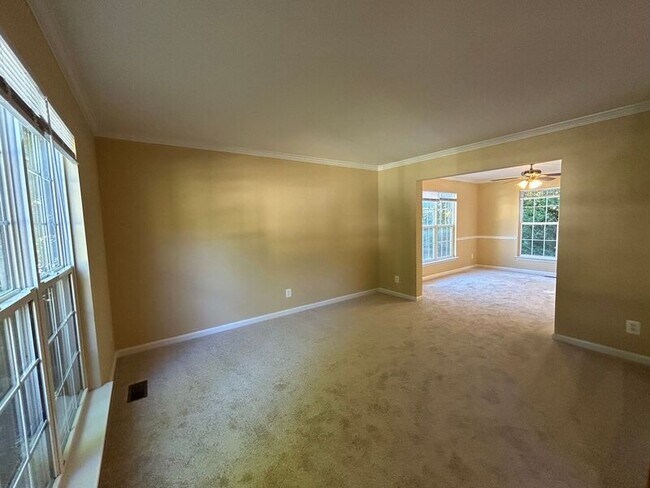 Foto del edificio - 8 Sarrington Ct