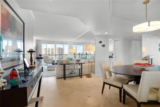 Foto del edificio - 21055 Yacht Club Dr