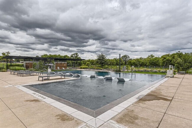 Foto del edificio - 8313 Spire View