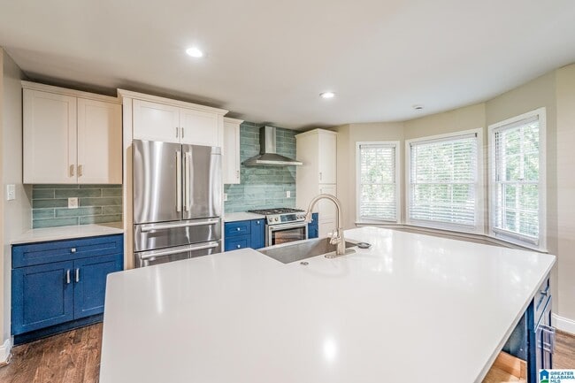 Building Photo - 305 Russet Cove Cir