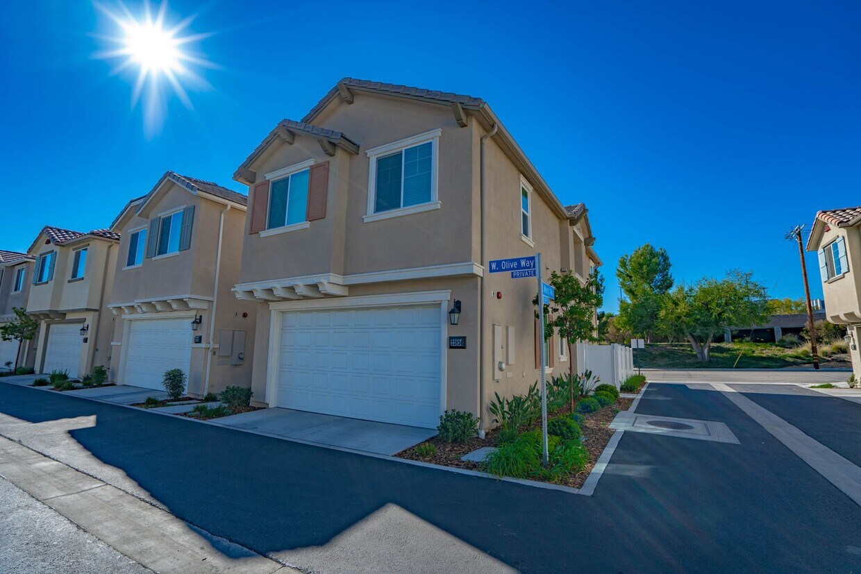 22824 W Olive Way, Los Angeles, CA 91304 House Rental in Los Angeles