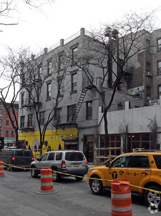 Building Photo - 762 9th Ave