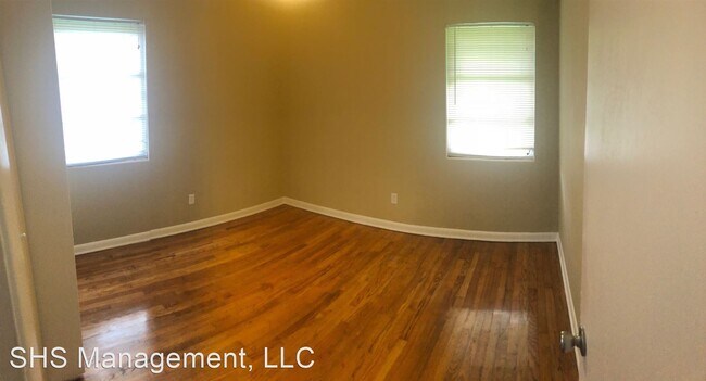 Building Photo - 5 br, 3 bath House - 1901 Crabapple Dr.