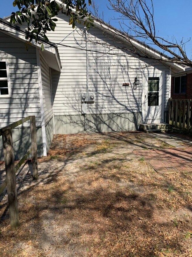 Foto del edificio - 100-B Spring Ave.