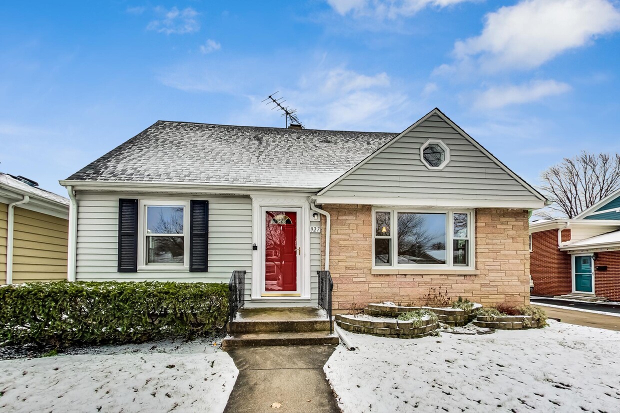 Foto principal - 927 N Fernandez Ave