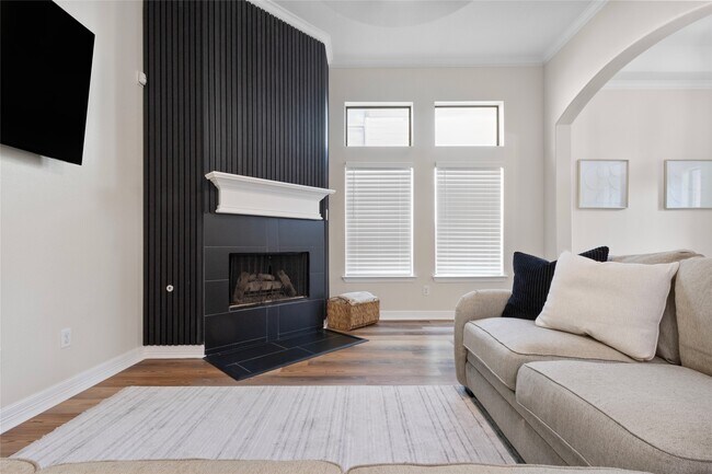 Building Photo - 711 Audra Ln