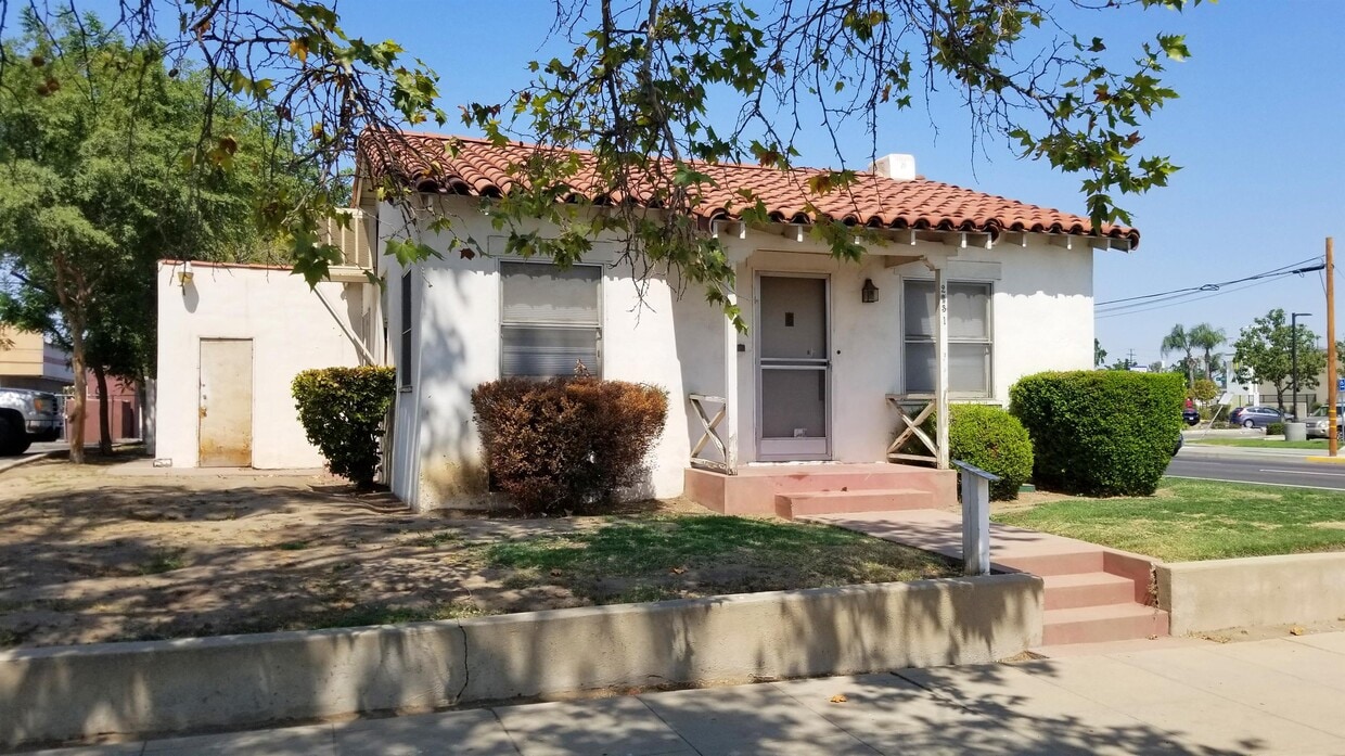 2231 G St, Bakersfield, CA 93301 Townhome Rentals in Bakersfield CA