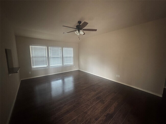 Foto del edificio - 10604 Royal Adrian Dr