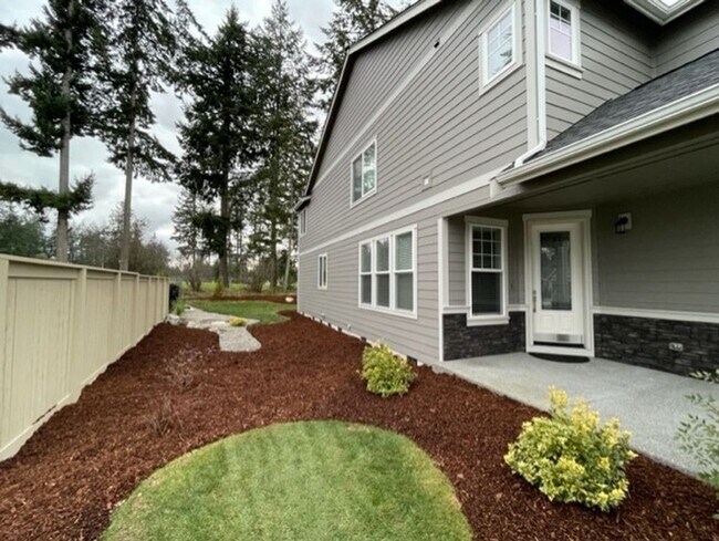 Building Photo - 4237 Caddyshack Dr NE Golf Course home, Ha...