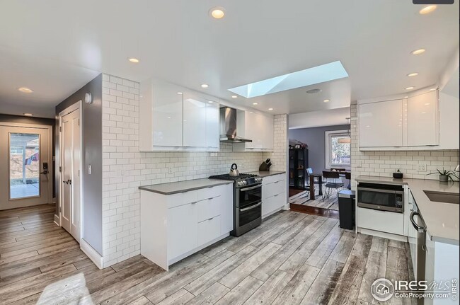 Building Photo - 4370 Comanche Dr