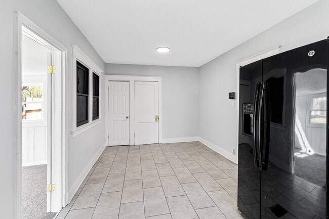 Building Photo - 103 S 43rd St