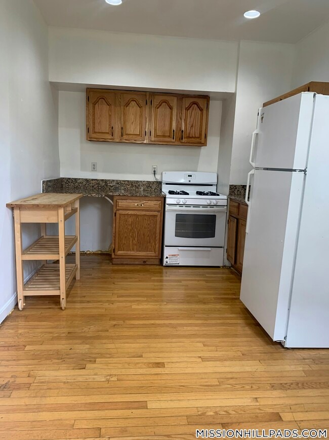 Building Photo - 12 Wait St