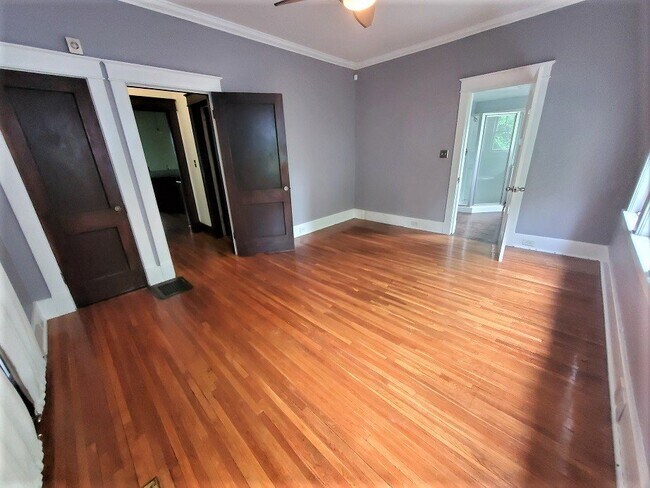 Foto del edificio - Check out this beautiful 3BR/2BA bungalow ...