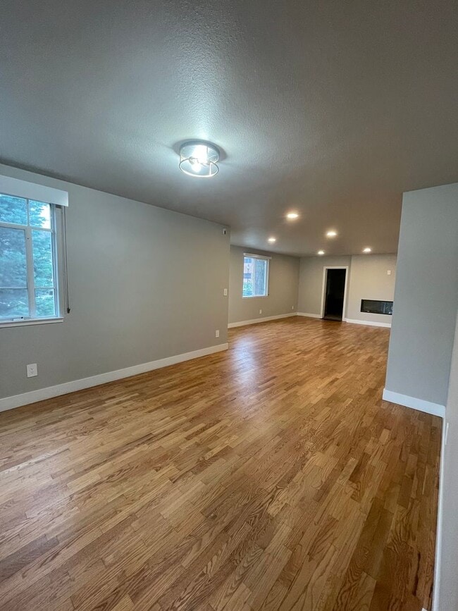 Photo - OLD TOWN LOUISVILLE 2 Bed 1 Bath CHARMER-$500 Off First Month's Rent! House