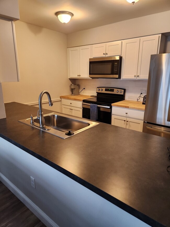 Foto del edificio - 91 Village Green Cir