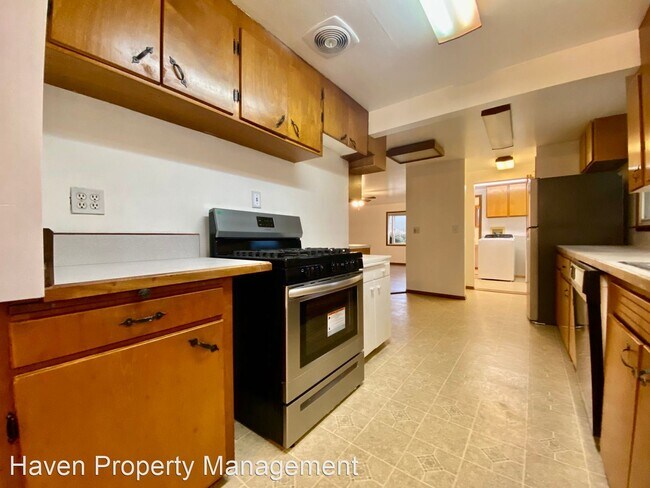 Foto del edificio - 3 br, 1.5 bath House - 20435 14th Ave S