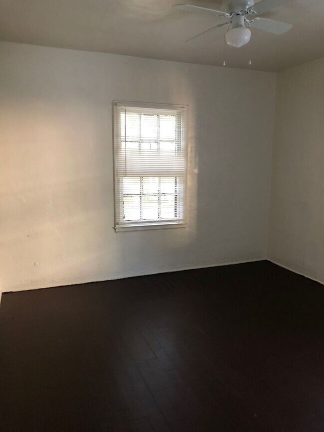 Foto del edificio - 1229 E 54th St