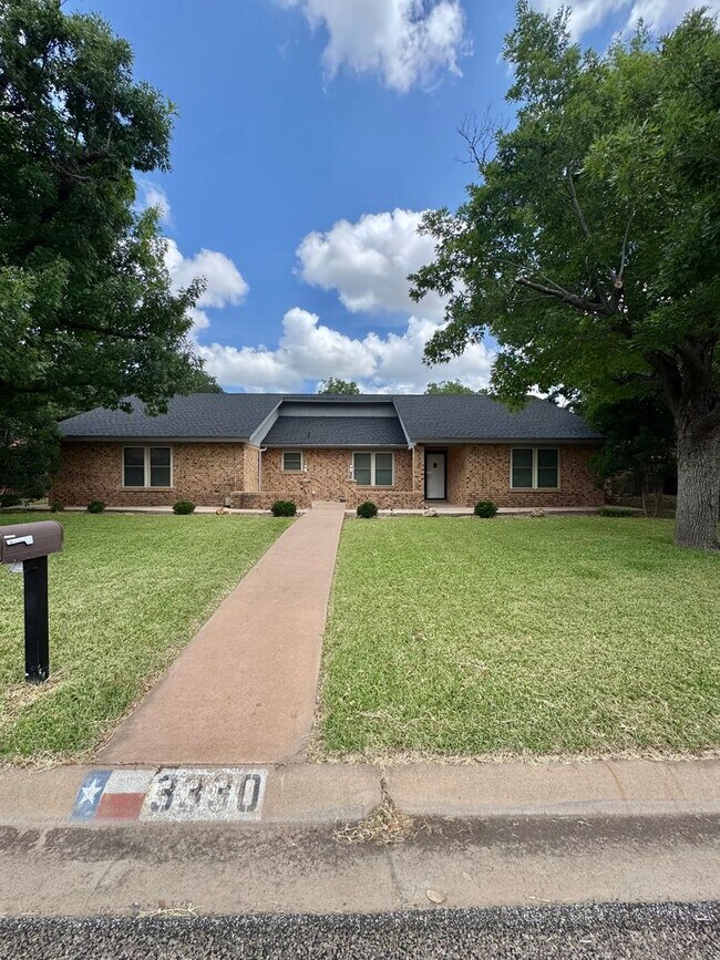 Building Photo - AVAILABLE NOW!!! 3 Bedroom Home in Southland!!
