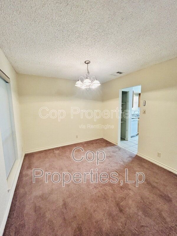 Foto del edificio - 14810 Ridge Hill Dr