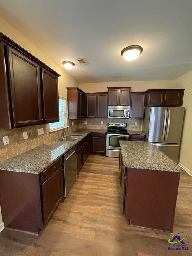 Building Photo - 108 Dog Fennel Ln