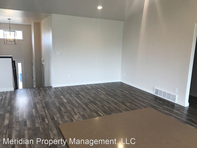 Building Photo - 4 br, 2 bath House - 1274 5th St NW