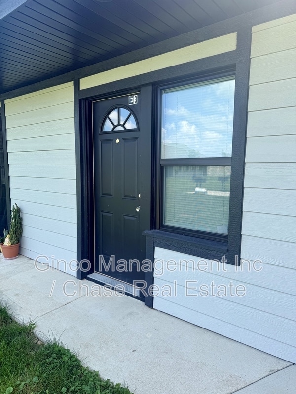 Building Photo - 29837 IL-50