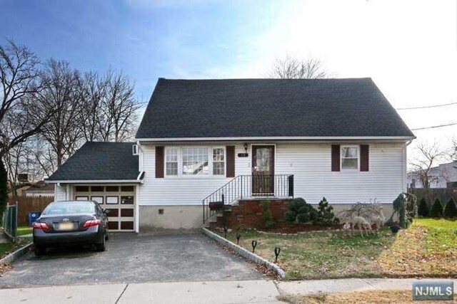 Primary Photo - 17 Hegner Ct