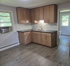 Building Photo - 2015 Corbin Ave