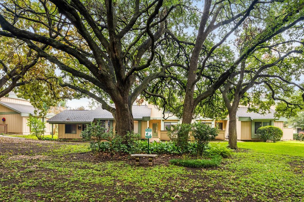 Foto principal - 9520 Quail Village Ln