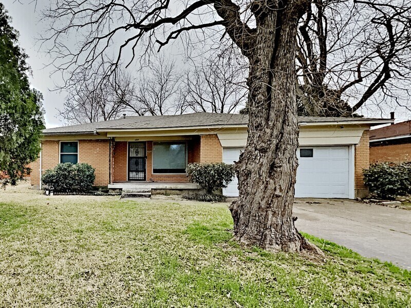 Primary Photo - 6409 Seco Blvd
