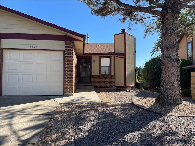 Foto principal - 4820 W 88th Pl