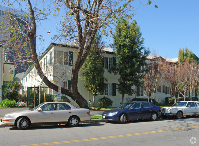 Building Photo - Roxbury Plaza Apartments