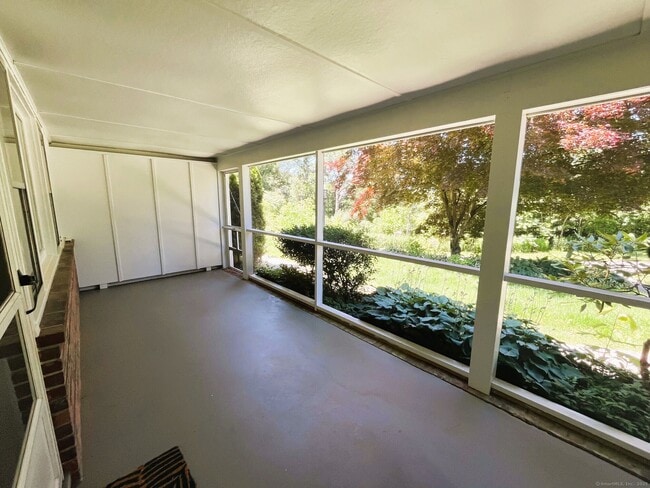 Building Photo - 3 Arbor Dr