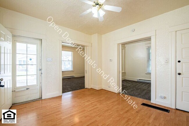 Foto del edificio - 608 Anderson Ave