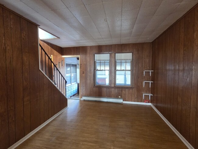 Building Photo - 301 S Logan Ave