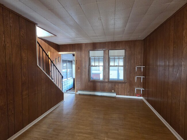 Foto del edificio - 301 S Logan Ave