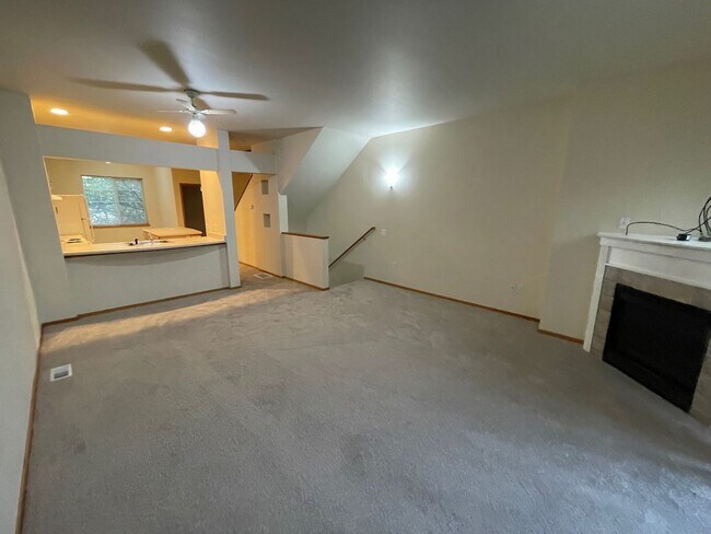 Building Photo - 606 SW Dillan Drive ~ Absolutely Lovely To...