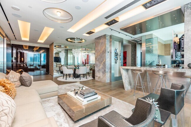 Foto del edificio - 50 South Pointe Dr