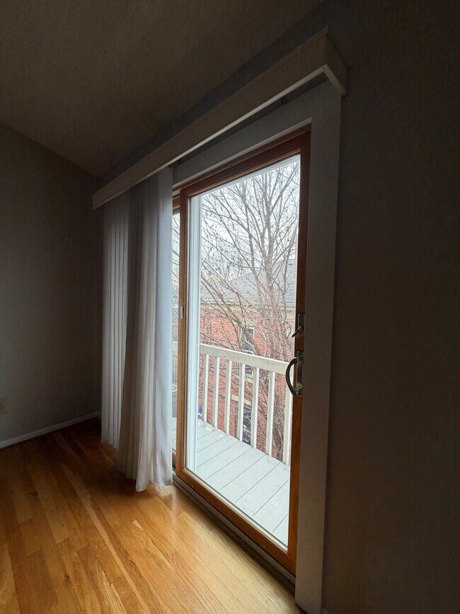 Foto del edificio - 1091 Harrison Ave