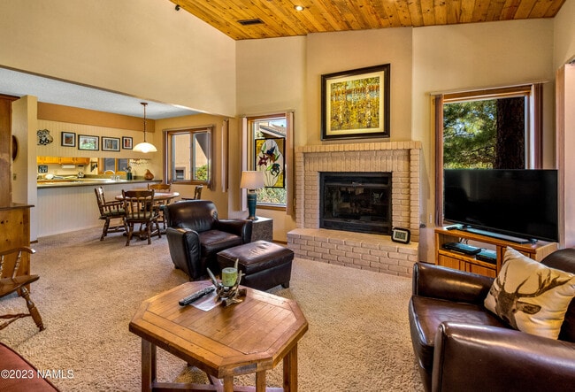 Building Photo - 2150 N Whitetail Way