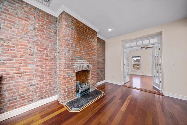 Primary Photo - 352 7th St