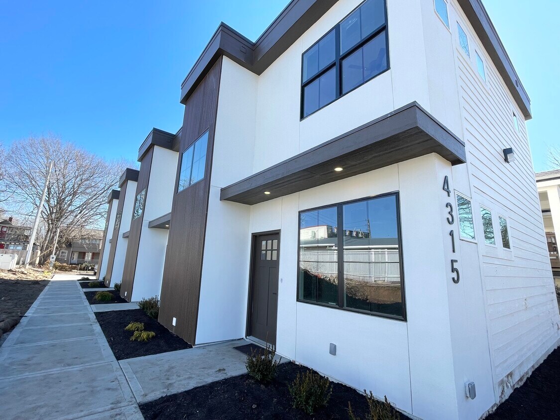 Foto principal - 4315 Holly St