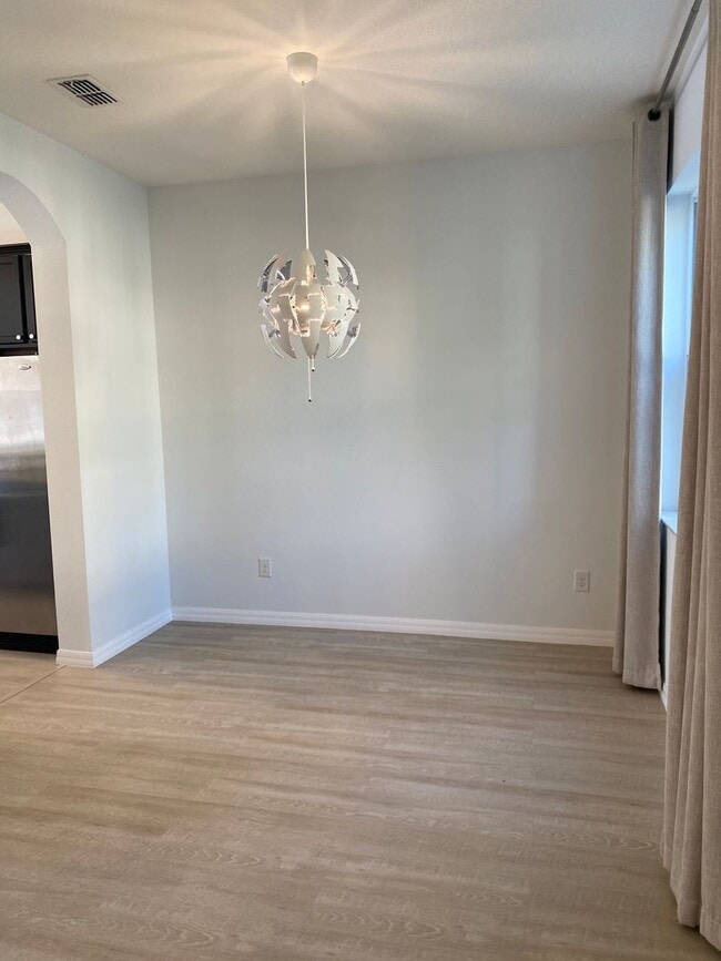 Building Photo - 3 bedroom, 2.5 bathroom townhouse in Water...