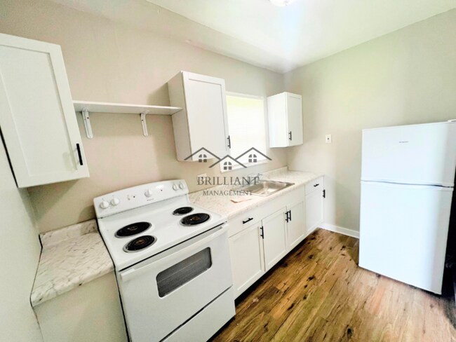 Building Photo - 1521 N Kealing Ave
